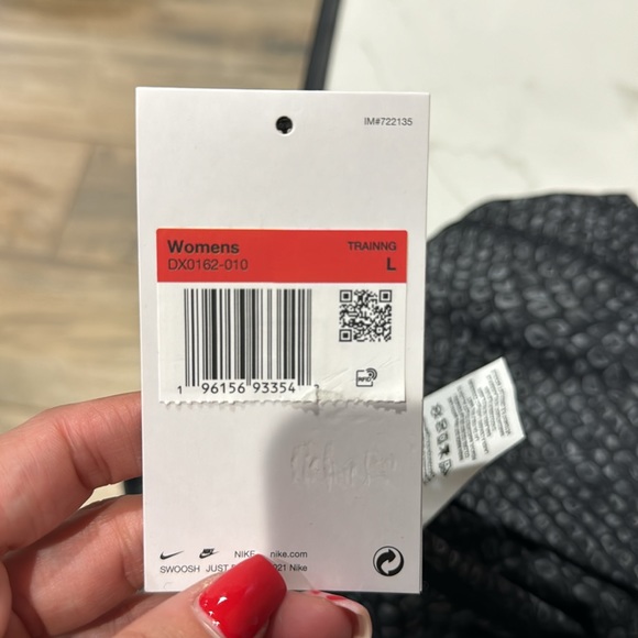 NWT Nike 7/8 pant - Picture 4 of 4